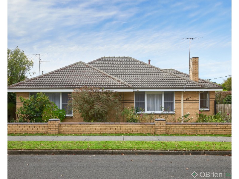 19 Young Street, Drouin VIC 3818