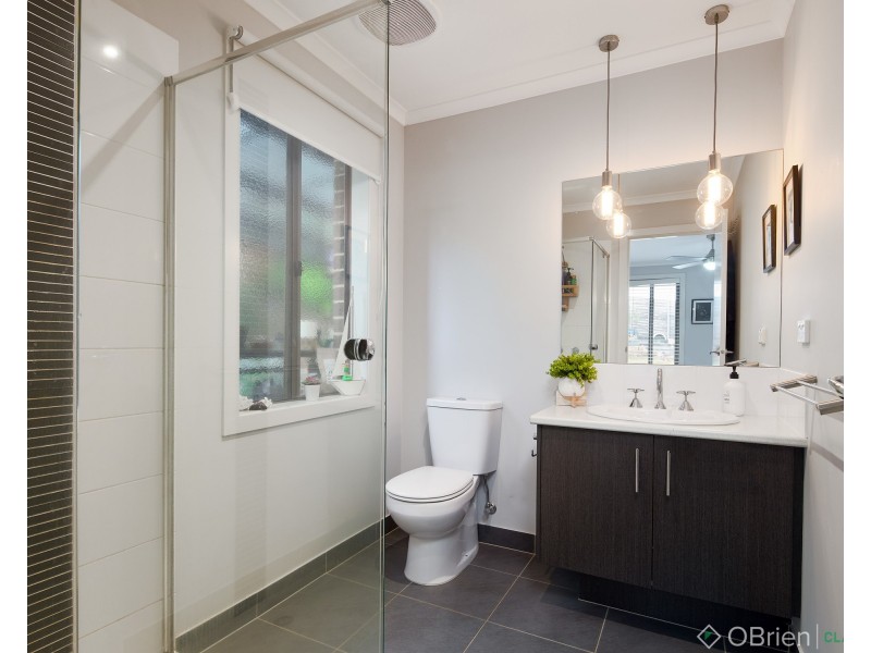 29 Hatfield Drive, Drouin VIC 3818