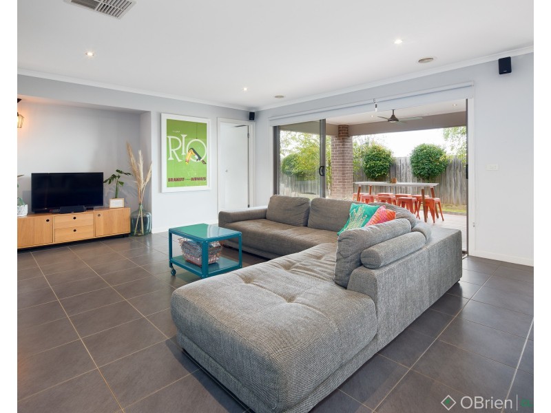 29 Hatfield Drive, Drouin VIC 3818