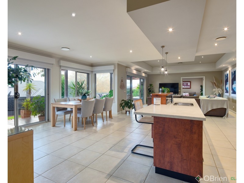 16 Cromie Drive, Warragul VIC 3820