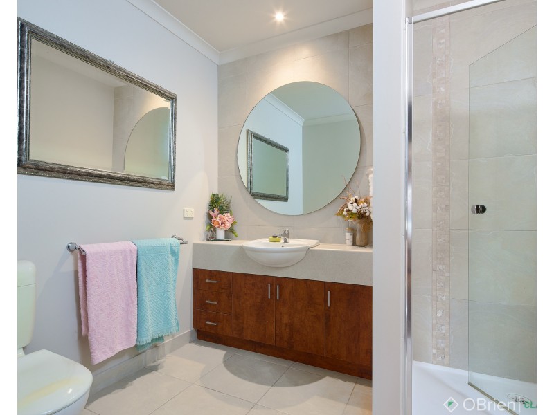 16 Cromie Drive, Warragul VIC 3820