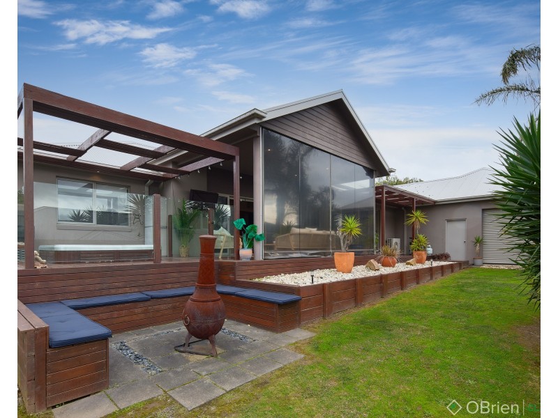 16 Cromie Drive, Warragul VIC 3820