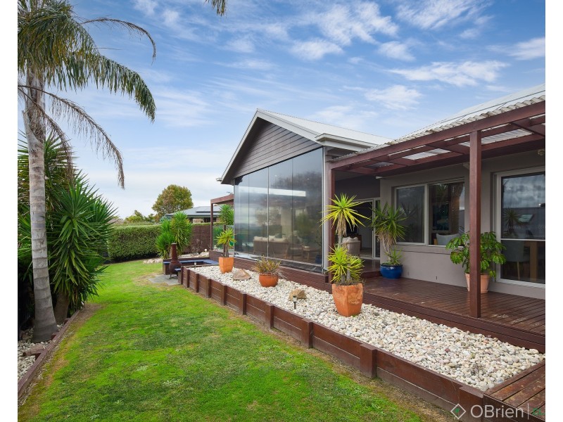 16 Cromie Drive, Warragul VIC 3820