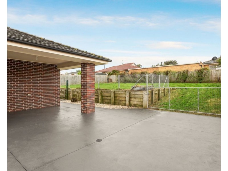 8 Hatfield Drive, Drouin VIC 3818