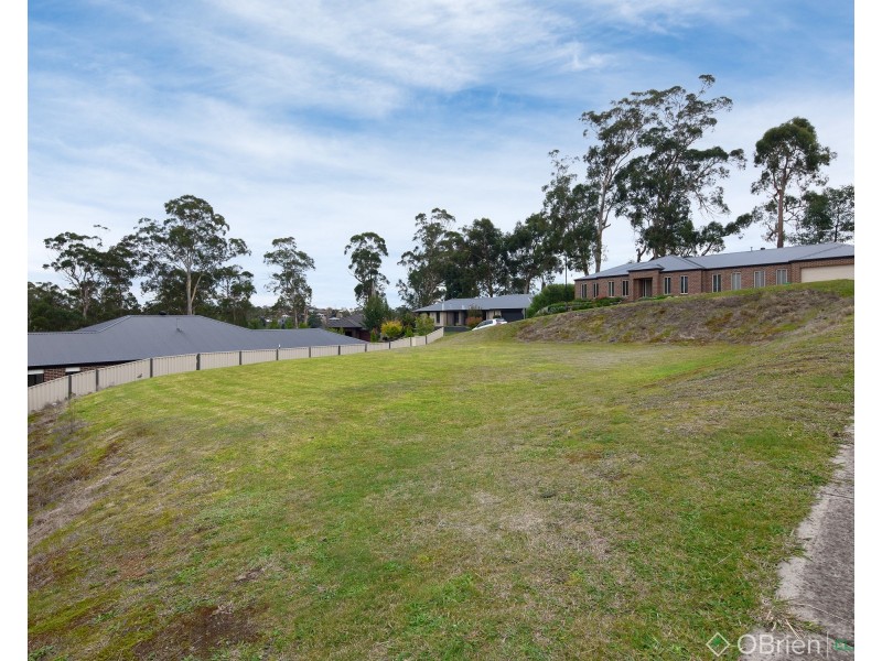 29 Waterside Drive, Drouin VIC 3818
