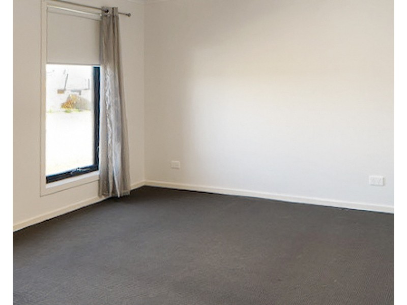 26 Napoleon Boulevard, Moe VIC 3825