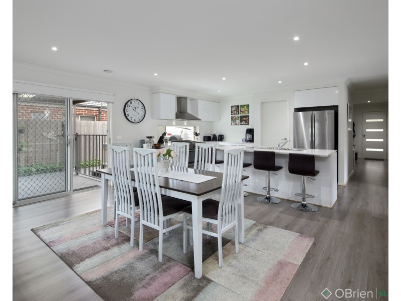 10 Pepper Crescent, Drouin VIC 3818