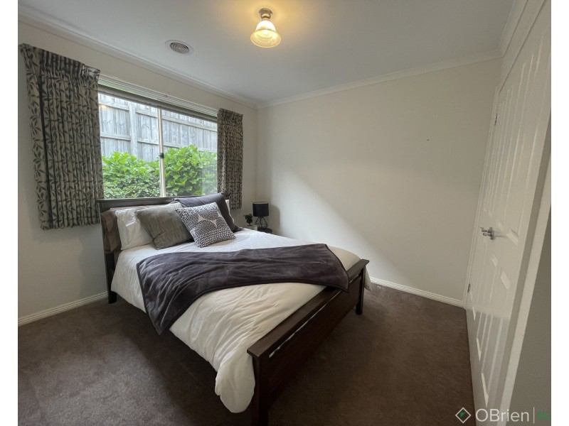 27 Shae Crescent, Drouin VIC 3818