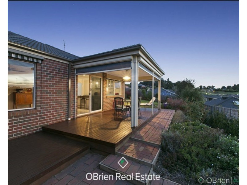 27 Shae Crescent, Drouin VIC 3818