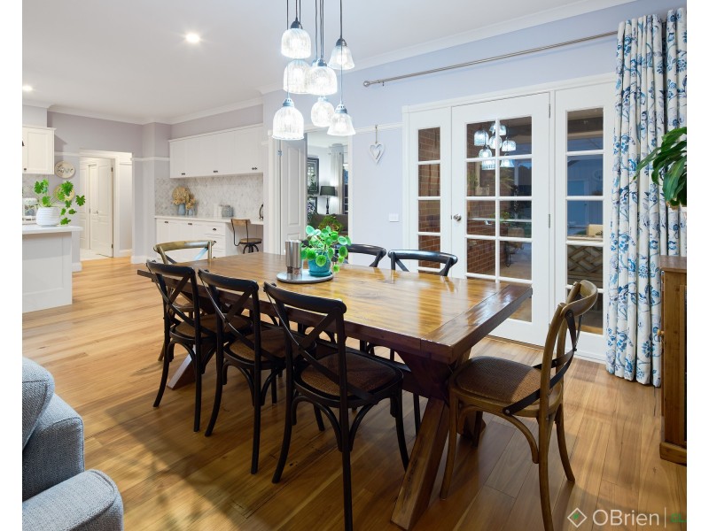 2 Bushy Park Court, Drouin VIC 3818