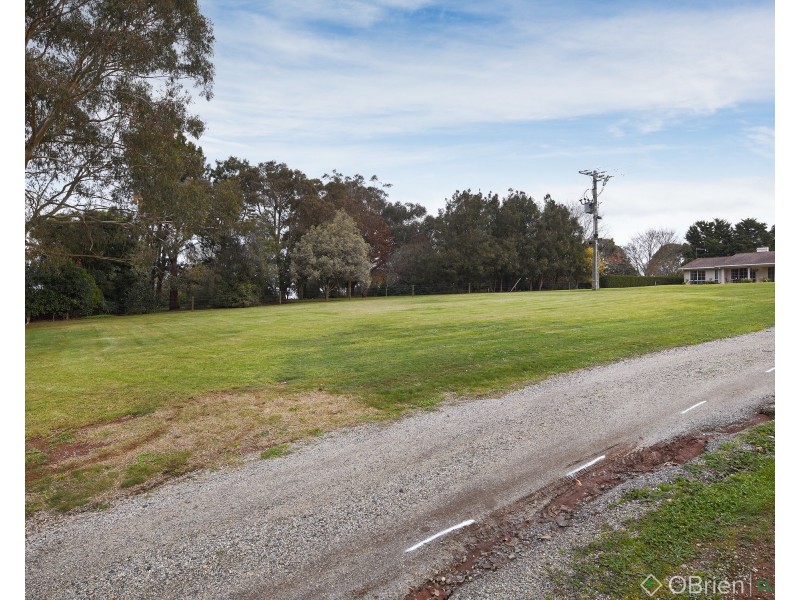 2/72 Weebar Road, Drouin VIC 3818