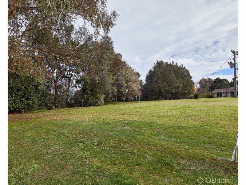 1/72 Weebar Road, Drouin VIC 3818