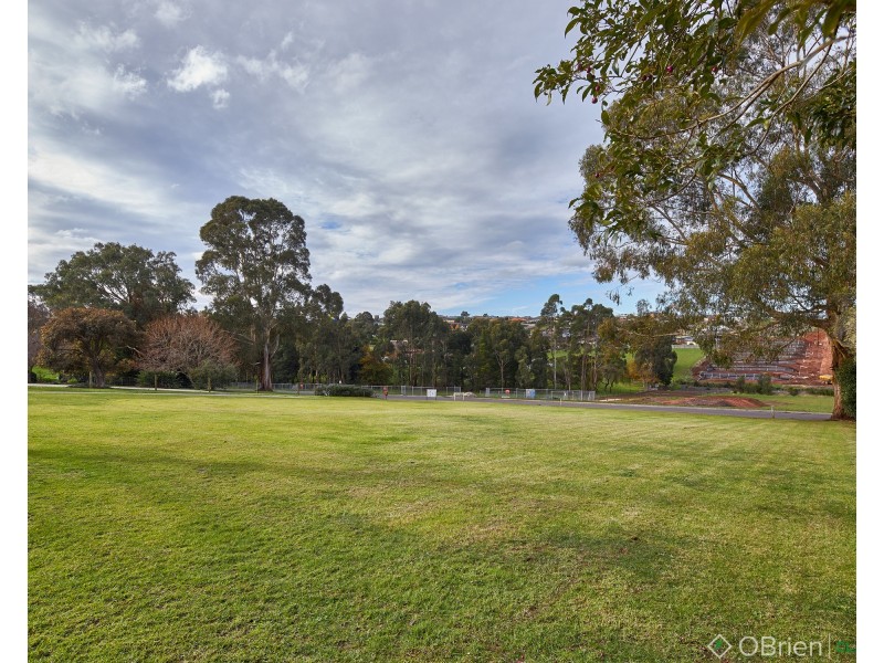 1/72 Weebar Road, Drouin VIC 3818