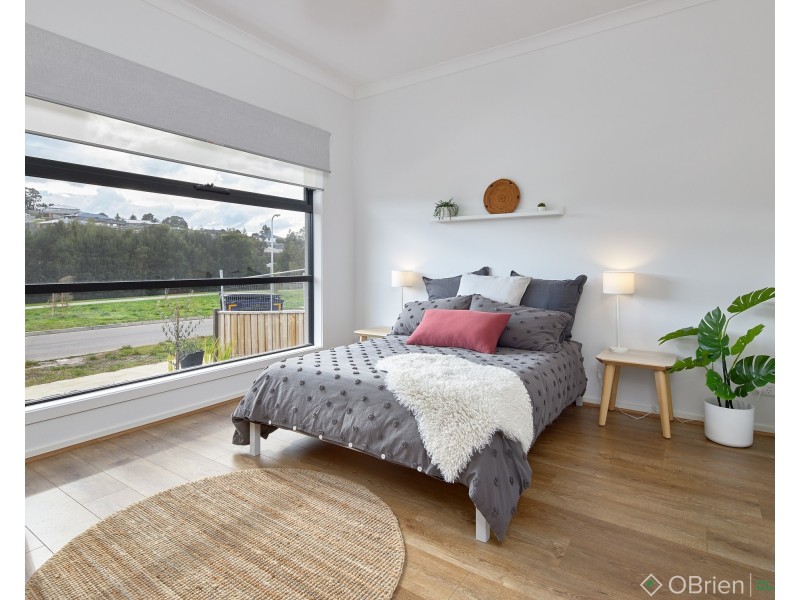 47 Harmon Drive, Drouin VIC 3818