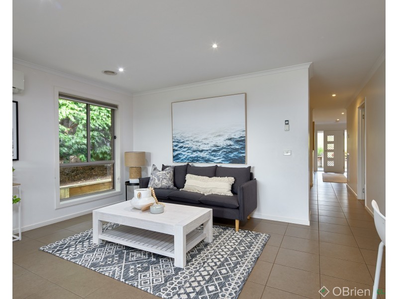 6 Empire Avenue, Drouin VIC 3818