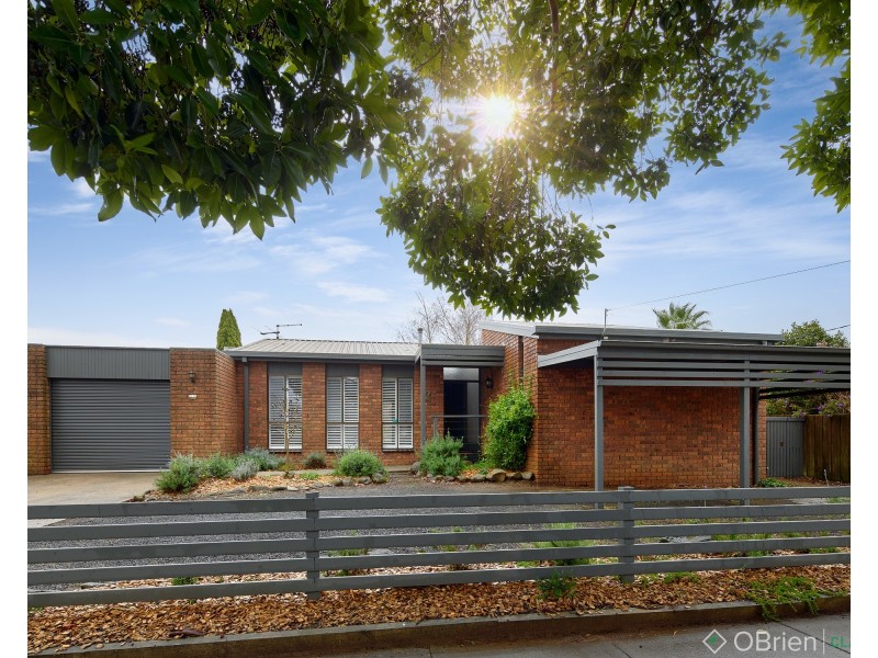 7 Hill Street, Drouin VIC 3818