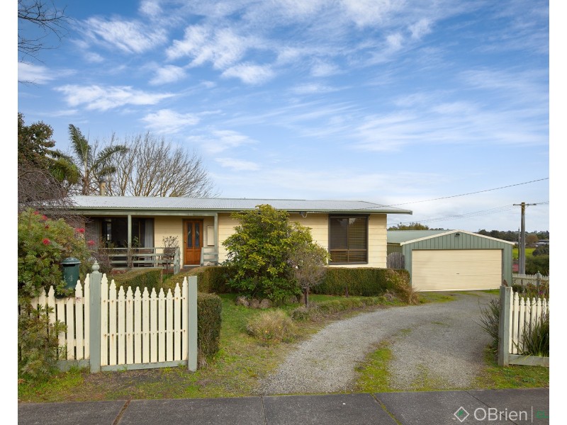 24 Wade Street, Drouin VIC 3818