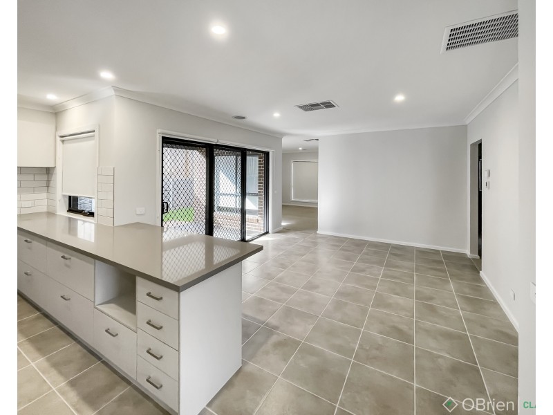 4 Plenty Drive, Warragul VIC 3820