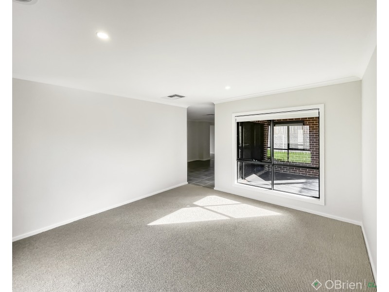 4 Plenty Drive, Warragul VIC 3820