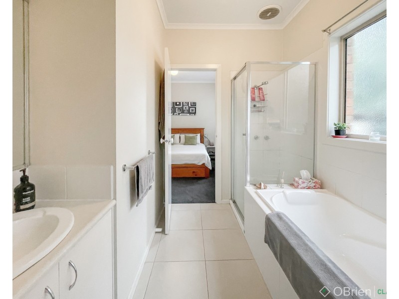 6/22a Albert Road, Drouin VIC 3818