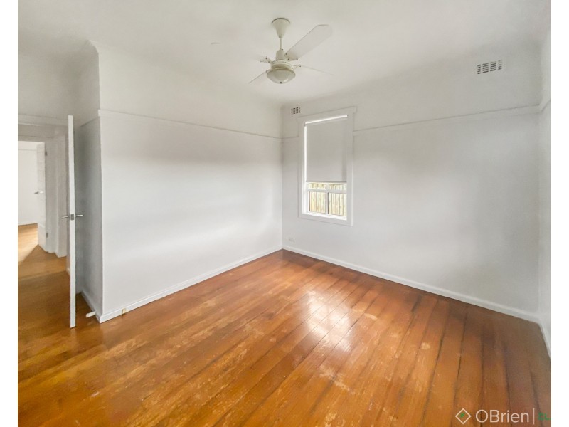 13 Mckindlay Street, Drouin VIC 3818
