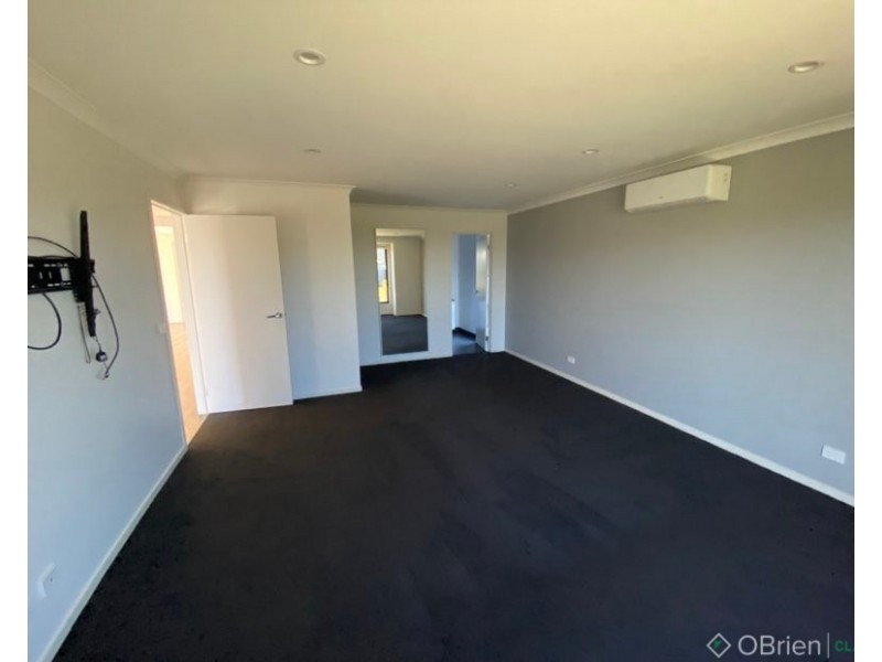 32 Boyd Avenue, Warragul VIC 3820