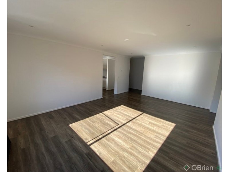 32 Boyd Avenue, Warragul VIC 3820