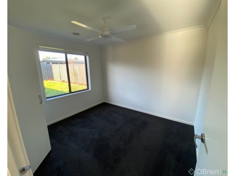 32 Boyd Avenue, Warragul VIC 3820