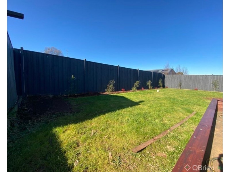 32 Boyd Avenue, Warragul VIC 3820