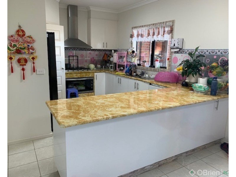 27 Skipton Street, Drouin VIC 3818
