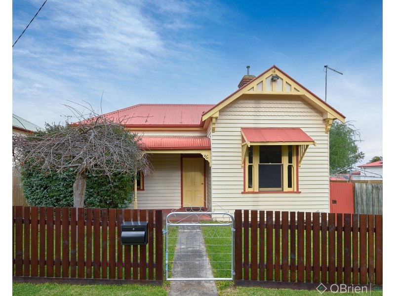 6 Railway Avenue, Drouin VIC 3818