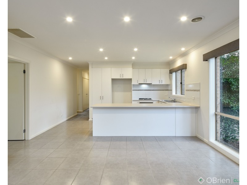 69 Monica Drive, Drouin VIC 3818