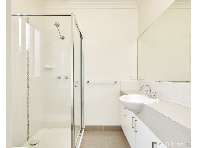 69 Monica Drive, Drouin VIC 3818