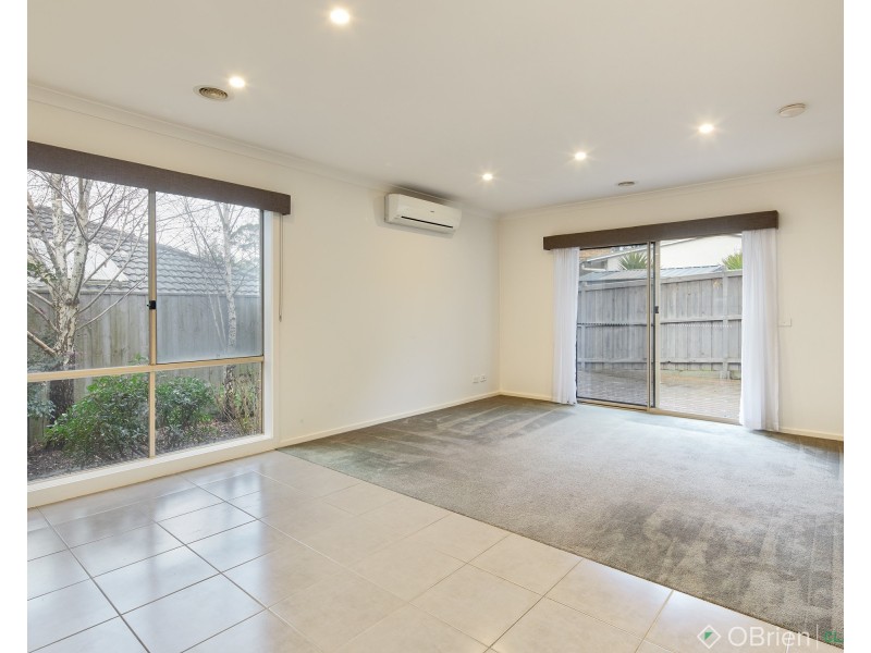 69 Monica Drive, Drouin VIC 3818