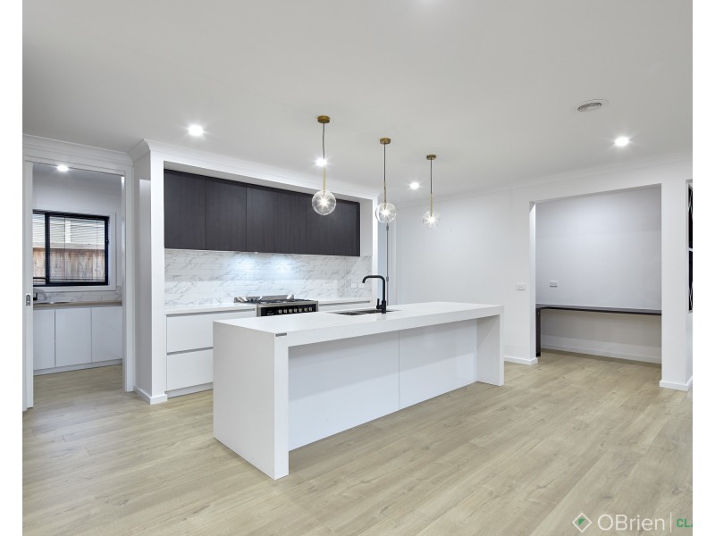 20 King Parrot Boulevard, Drouin VIC 3818