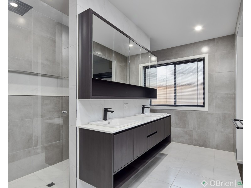 20 King Parrot Boulevard, Drouin VIC 3818