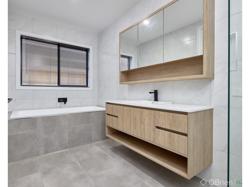 20 King Parrot Boulevard, Drouin VIC 3818