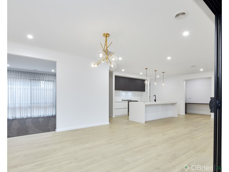 20 King Parrot Boulevard, Drouin VIC 3818