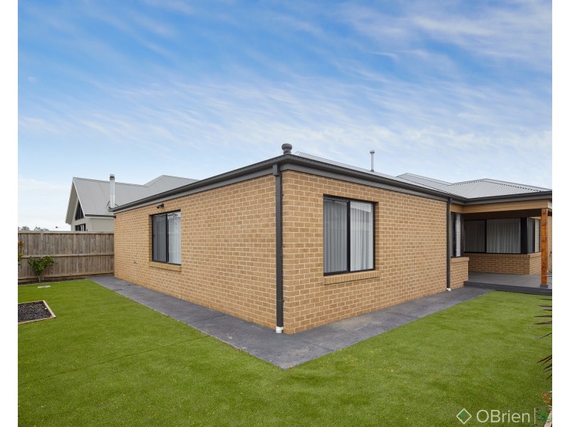 20 King Parrot Boulevard, Drouin VIC 3818