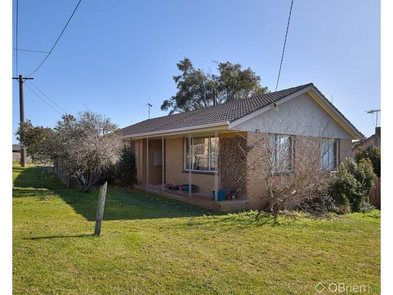 9 Oddy Street, Drouin VIC 3818