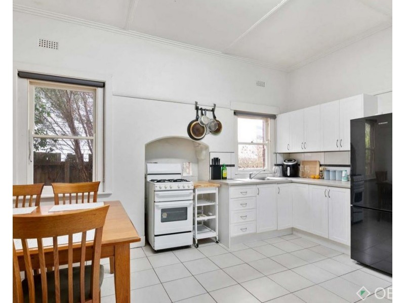 8 Lampard Road, Drouin VIC 3818