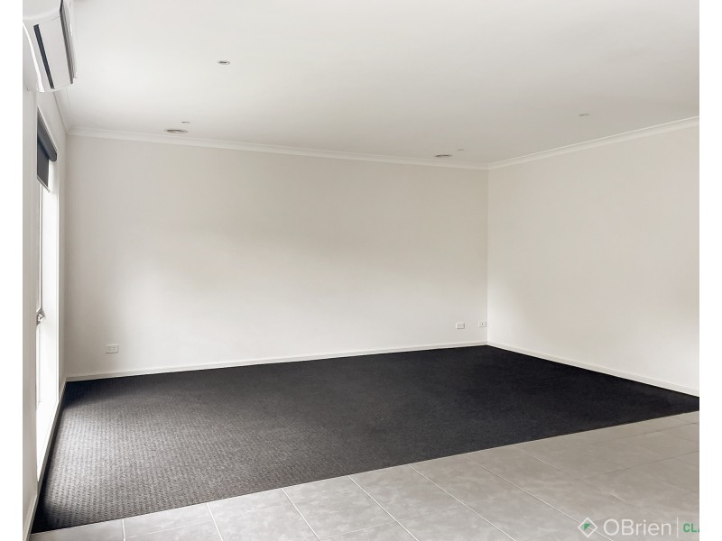 3/4 Hearn Street, Drouin VIC 3818