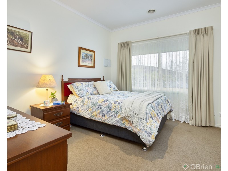 1/3 Bambra Court, Drouin VIC 3818