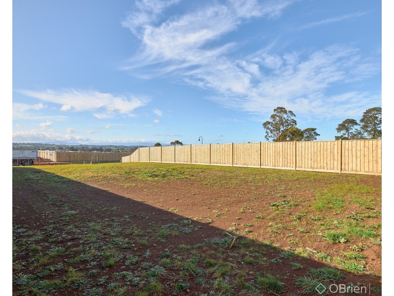 14 Kurrajong Road, Warragul VIC 3820