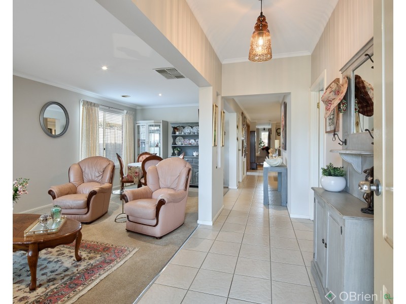 6 Grosvenor Court, Warragul VIC 3820