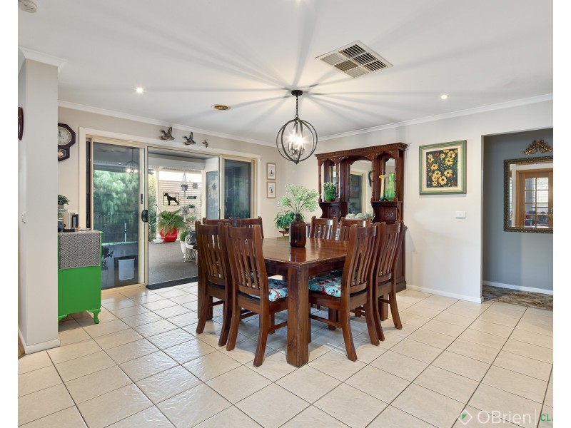 6 Grosvenor Court, Warragul VIC 3820