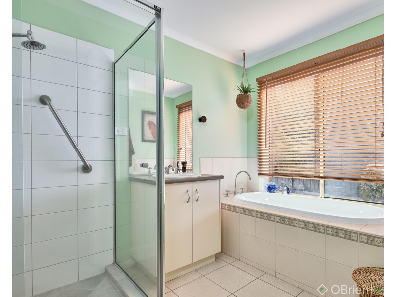 6 Grosvenor Court, Warragul VIC 3820