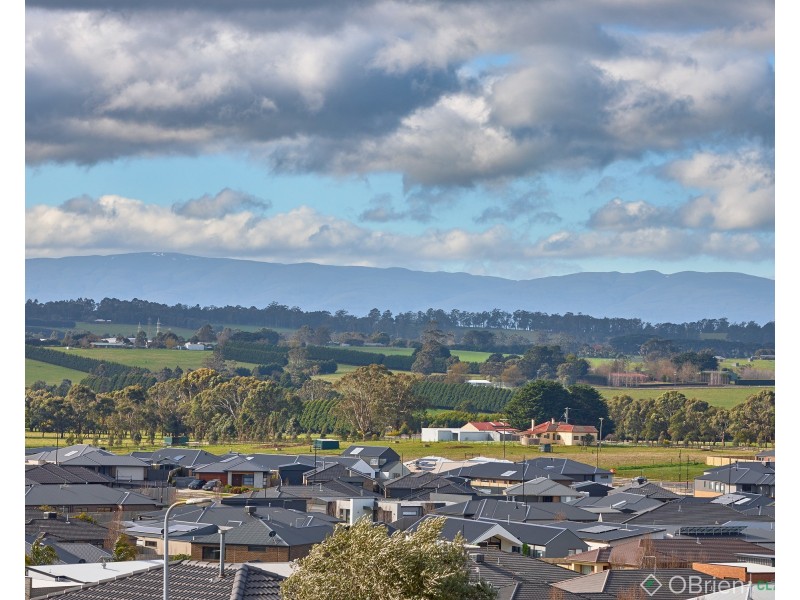 1 Nicolas Court, Warragul VIC 3820