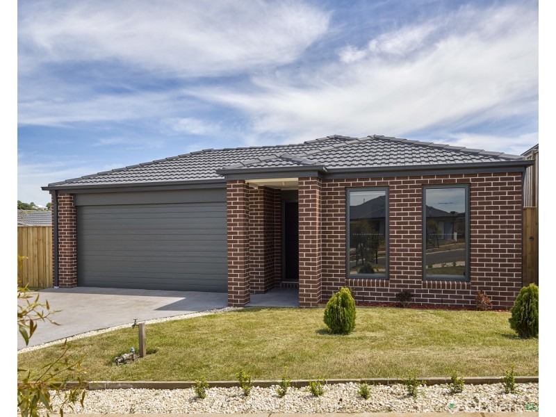22 Redleaf Avenue, Warragul VIC 3820