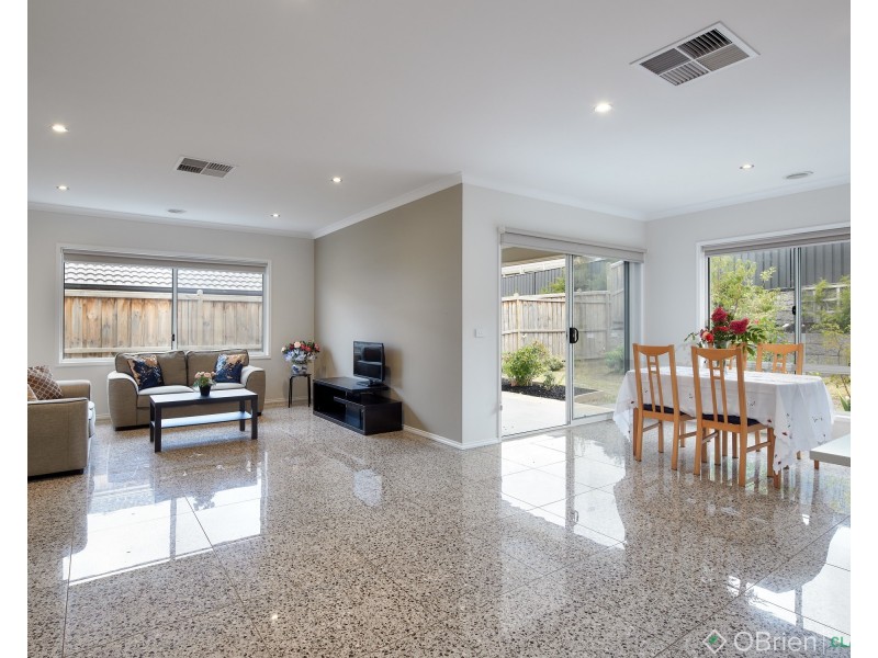 51 Meadowbrook Crescent, Warragul VIC 3820